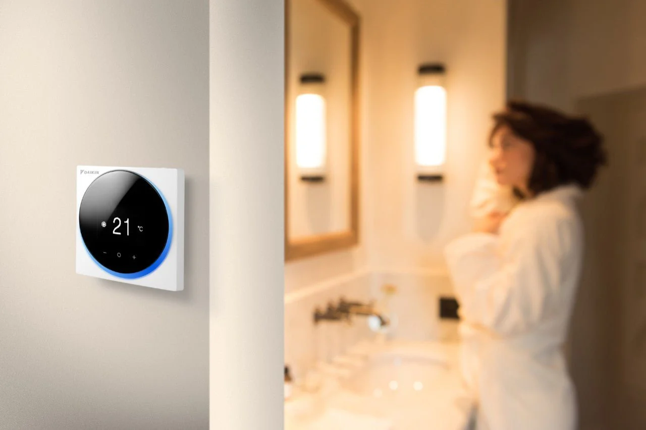 Thermostat filaire Madoka blanc - compatible climatisation - Image 2